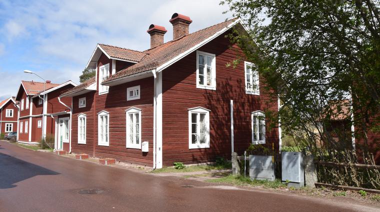 Skomakare E. Bjurlings dubbelkorsplanshus är mycket välbevarat och återspeglar framväxten och förekomsten av småhantverk i Noret under tidigt 1900–tal.