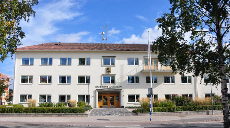 Kommunhuset sett från Torget.