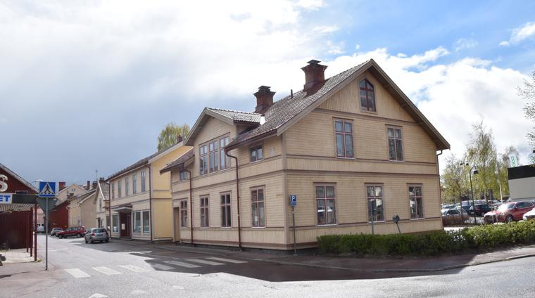 Lind Fredriks två affärs– och bostadshus.