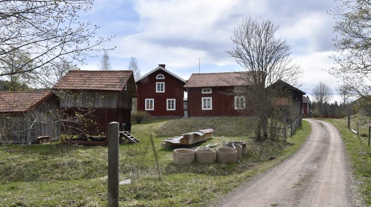 Kringbyggd gård i den norra delen av Överboda. 