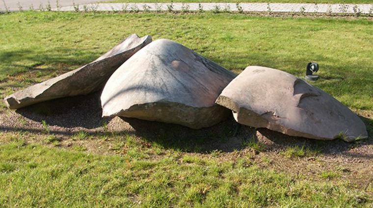 Skulptur i sten, Paradparken, Leksand